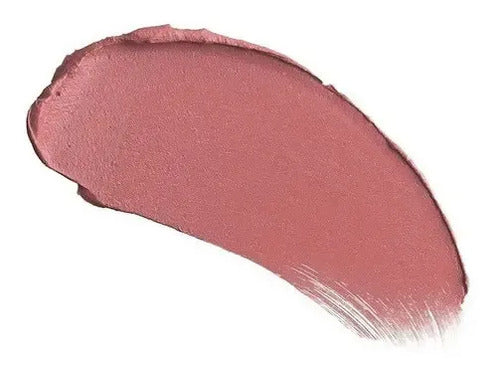 Lápiz labial Charlotte Tilbury Matte Revolution Color Mrs. Kisses, color melocotón dorado