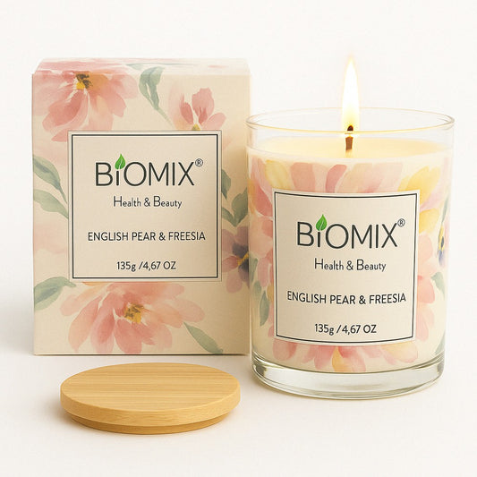 Vela de cera de  Soya y Aceite Esencial de Pera Inglesa & Fressia para masajes, aromaterapia,  100% Vegana, Natural, 132 g con Caja de Lujo, Cristal y tapa de Bamboo
