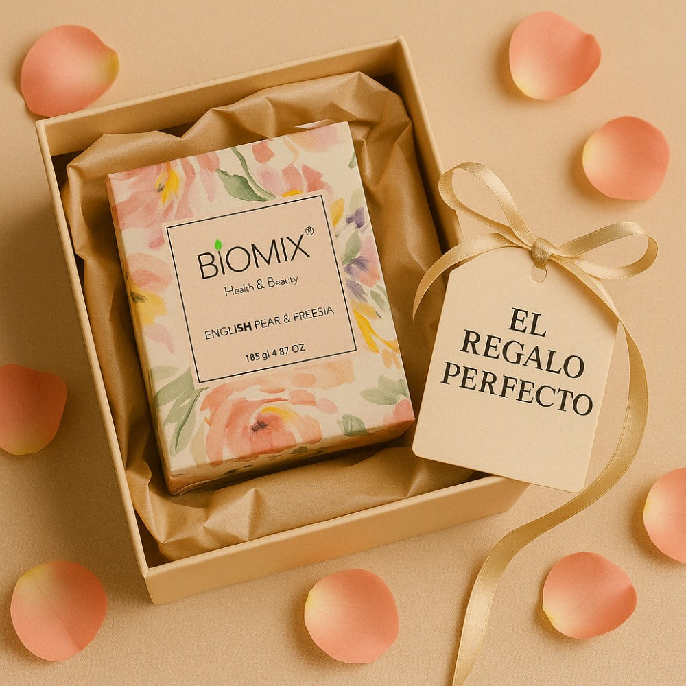 Vela de cera de  Soya y Aceite Esencial de Pera Inglesa & Fressia para masajes, aromaterapia,  100% Vegana, Natural, 132 g con Caja de Lujo, Cristal y tapa de Bamboo